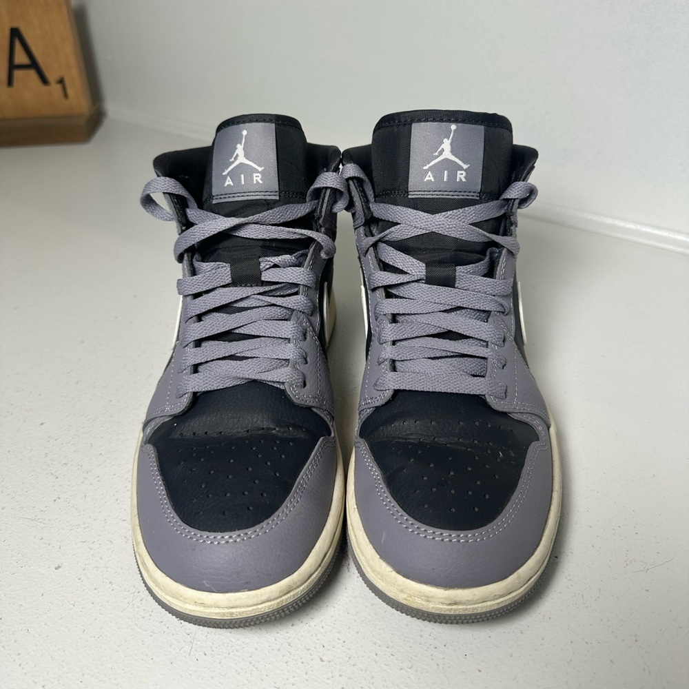 Nike Air Jordan 1 Mid Women's 8 Gray Black White Leather Sneakers BQ6472-022 - Picture 2 of 9